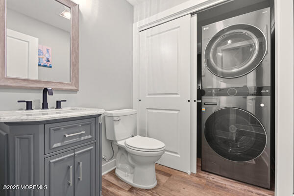 83 Whitesville Road Jackson, NJ 08527 - Photo 19 of 38 a bathroom with a toilet sink vanity and mirror