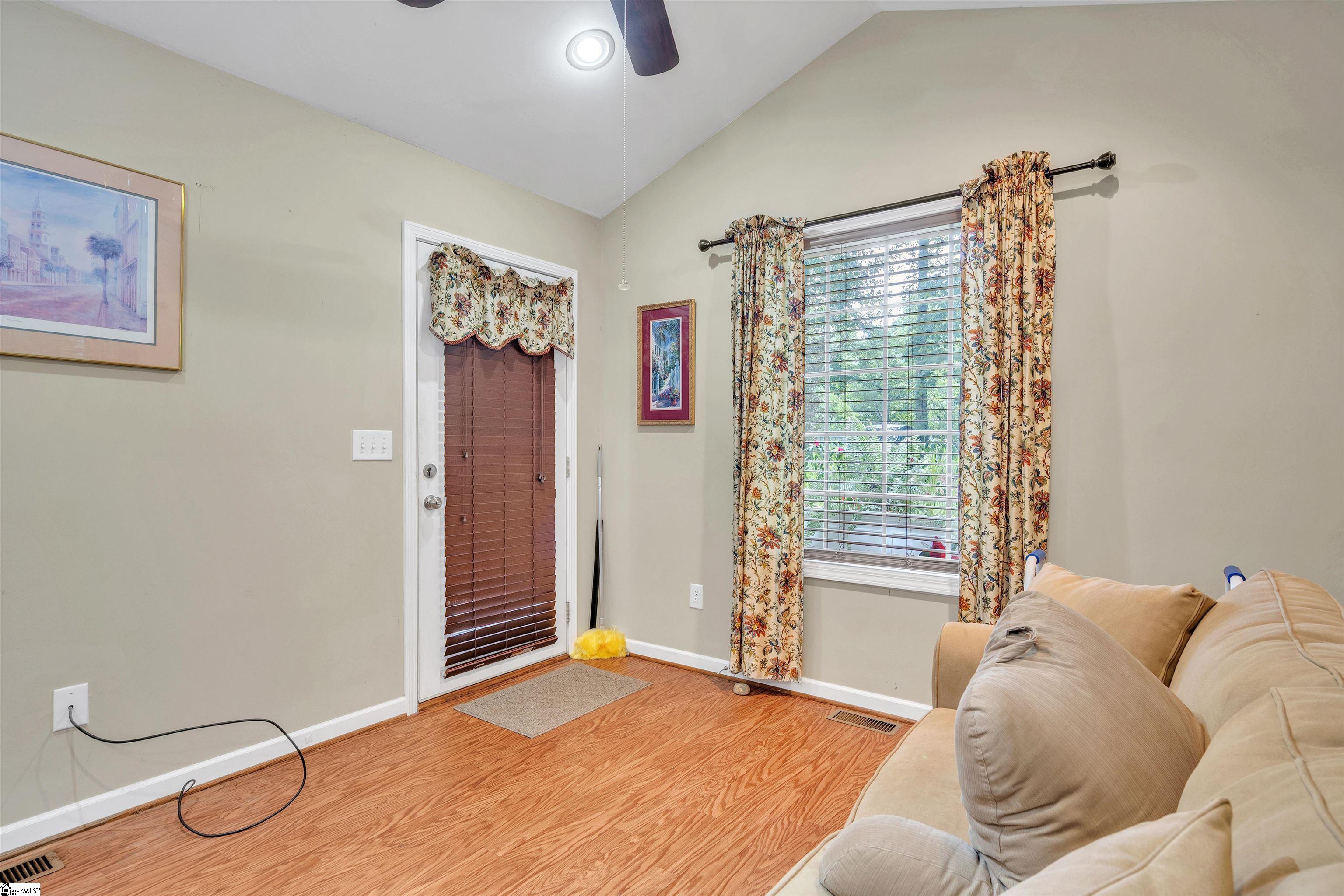 552 South Buckhorn Road Greenville, SC 29609 - Photo 16 of 32