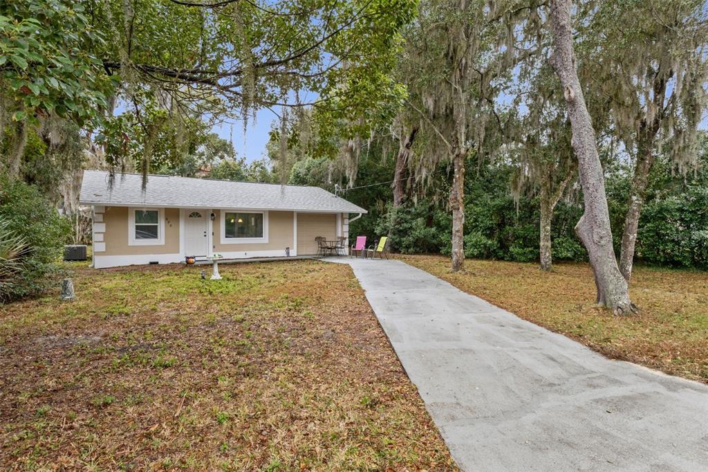 690 East Jackson Avenue Mount Dora, FL 32757 - Photo 2 of 25