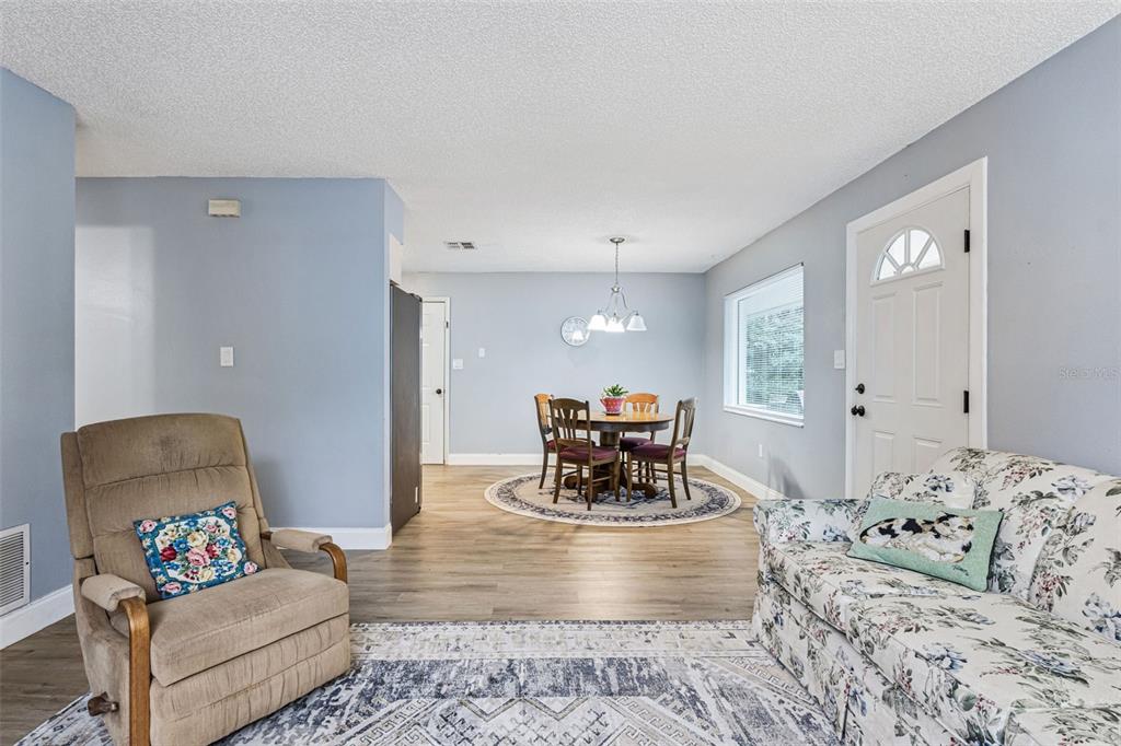 690 East Jackson Avenue Mount Dora, FL 32757 - Photo 7 of 25