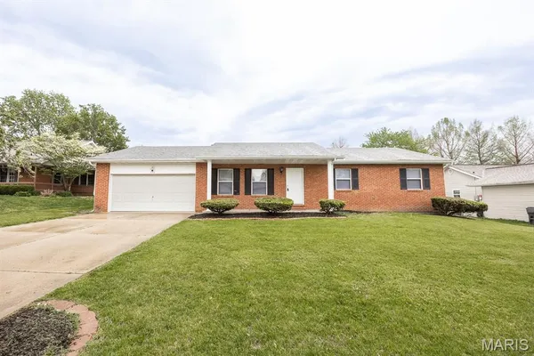 $219,900 | 116 Rio Verde Drive, Belleville, IL 62221