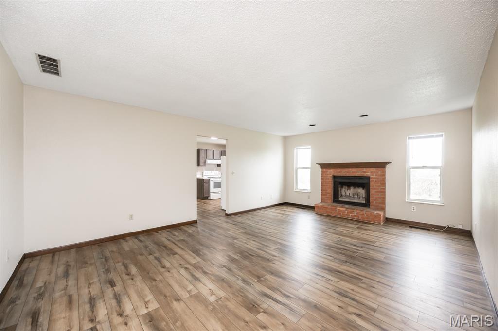 116 Rio Verde Drive Belleville, IL 62221 - Photo 8 of 24