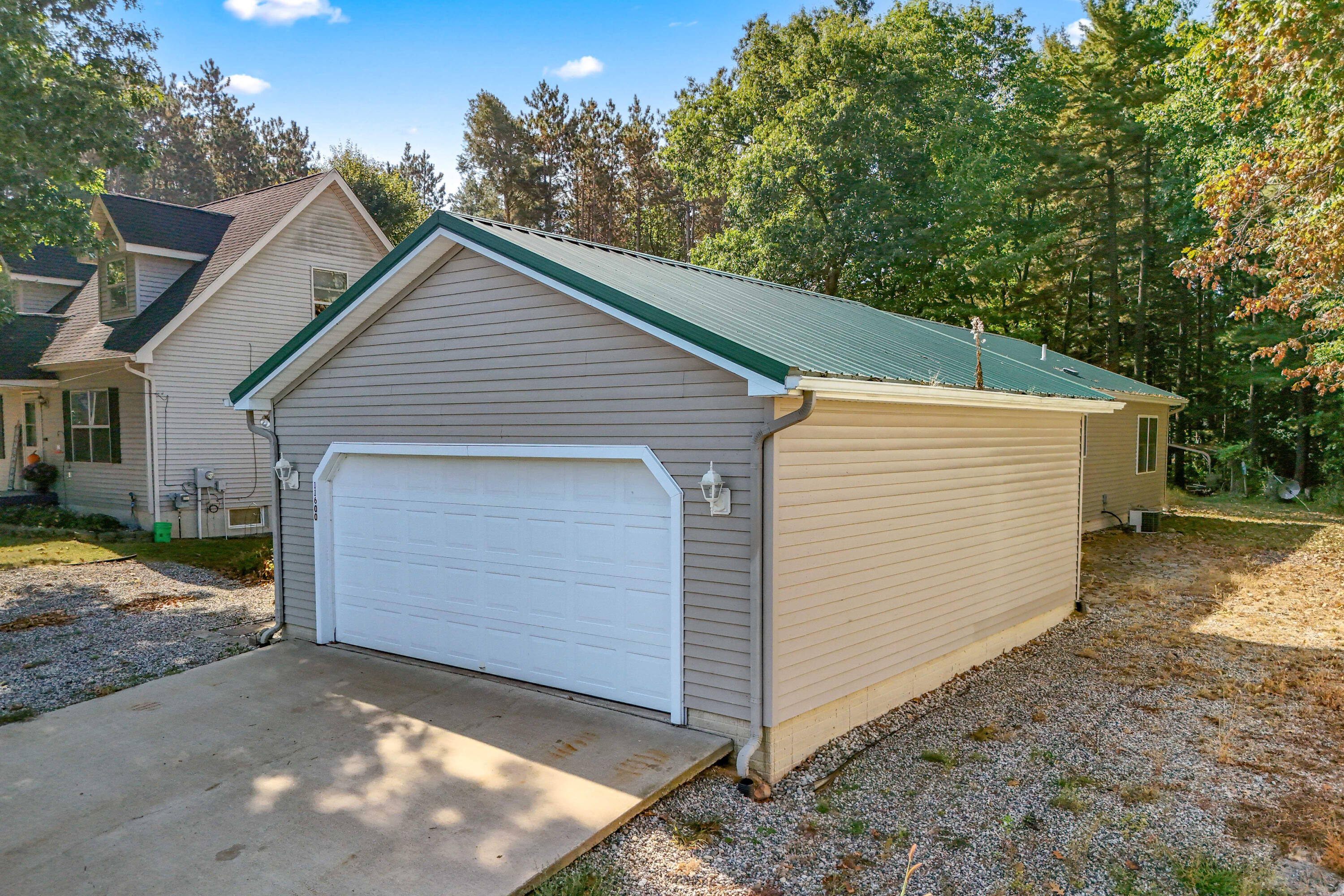 11600 Baker Road Jerome, MI 49249 - Photo 21 of 56 20