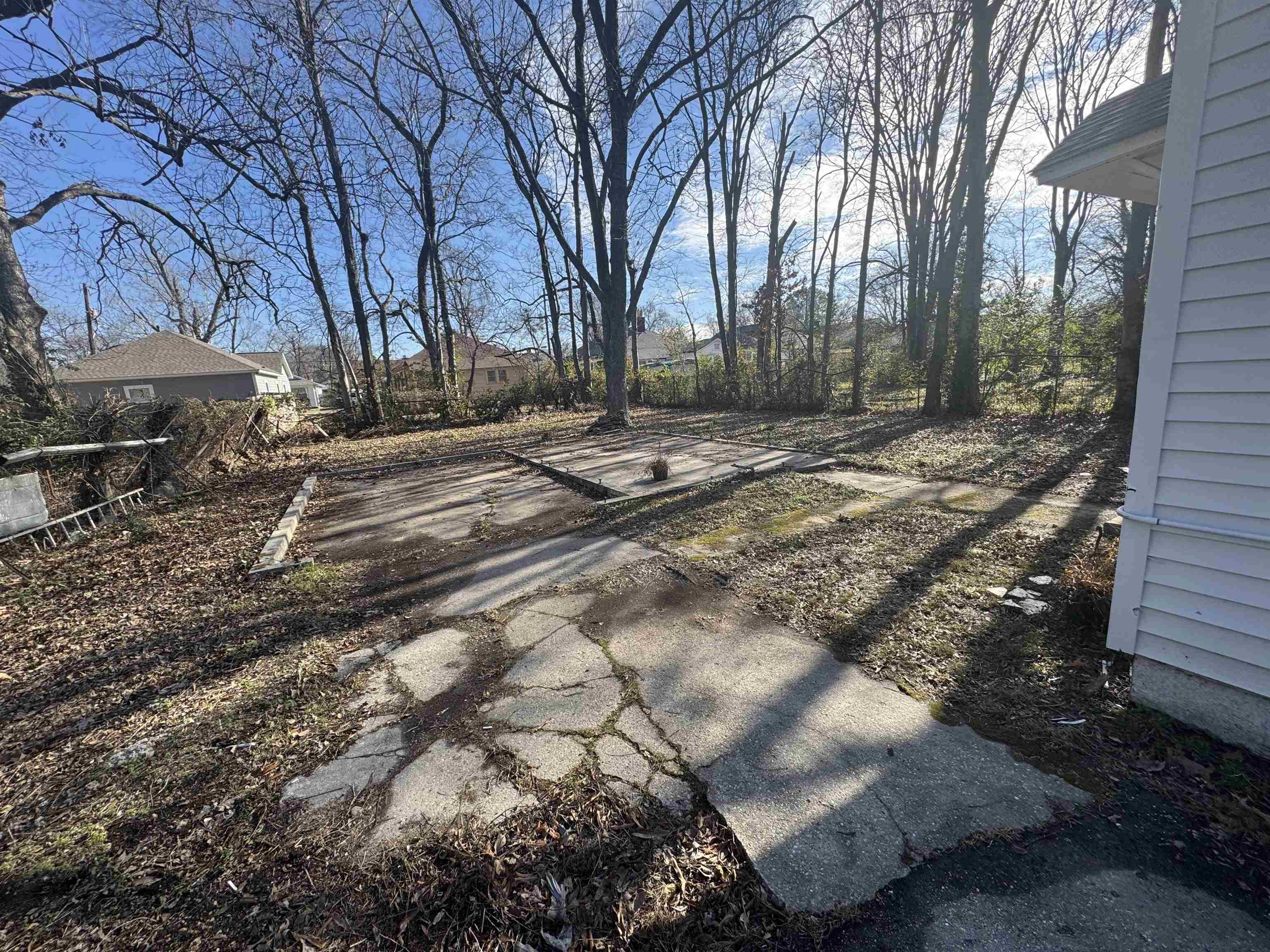 1134 Decatur Street Memphis, TN 38107 - Photo 7 of 12 a view of yard with trees