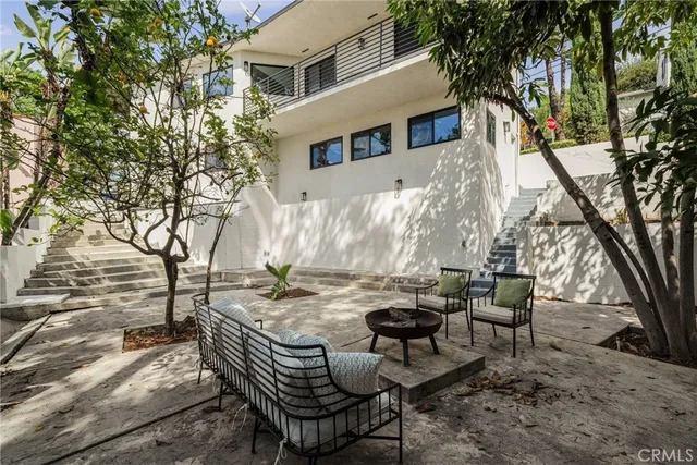$1,490,000 | 3950 Franklin Avenue, Los Angeles, CA 90027
