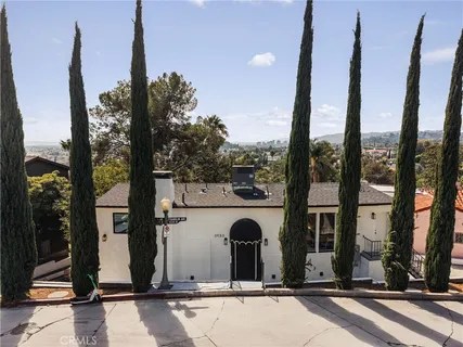 $1,675,000 | 3950 Franklin Avenue, Los Angeles, CA 90027