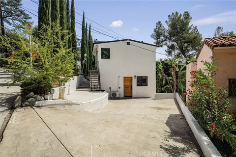 $1,675,000 | 3950 Franklin Avenue, Los Angeles, CA 90027