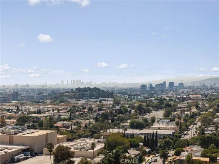 $1,675,000 | 3950 Franklin Avenue, Los Angeles, CA 90027
