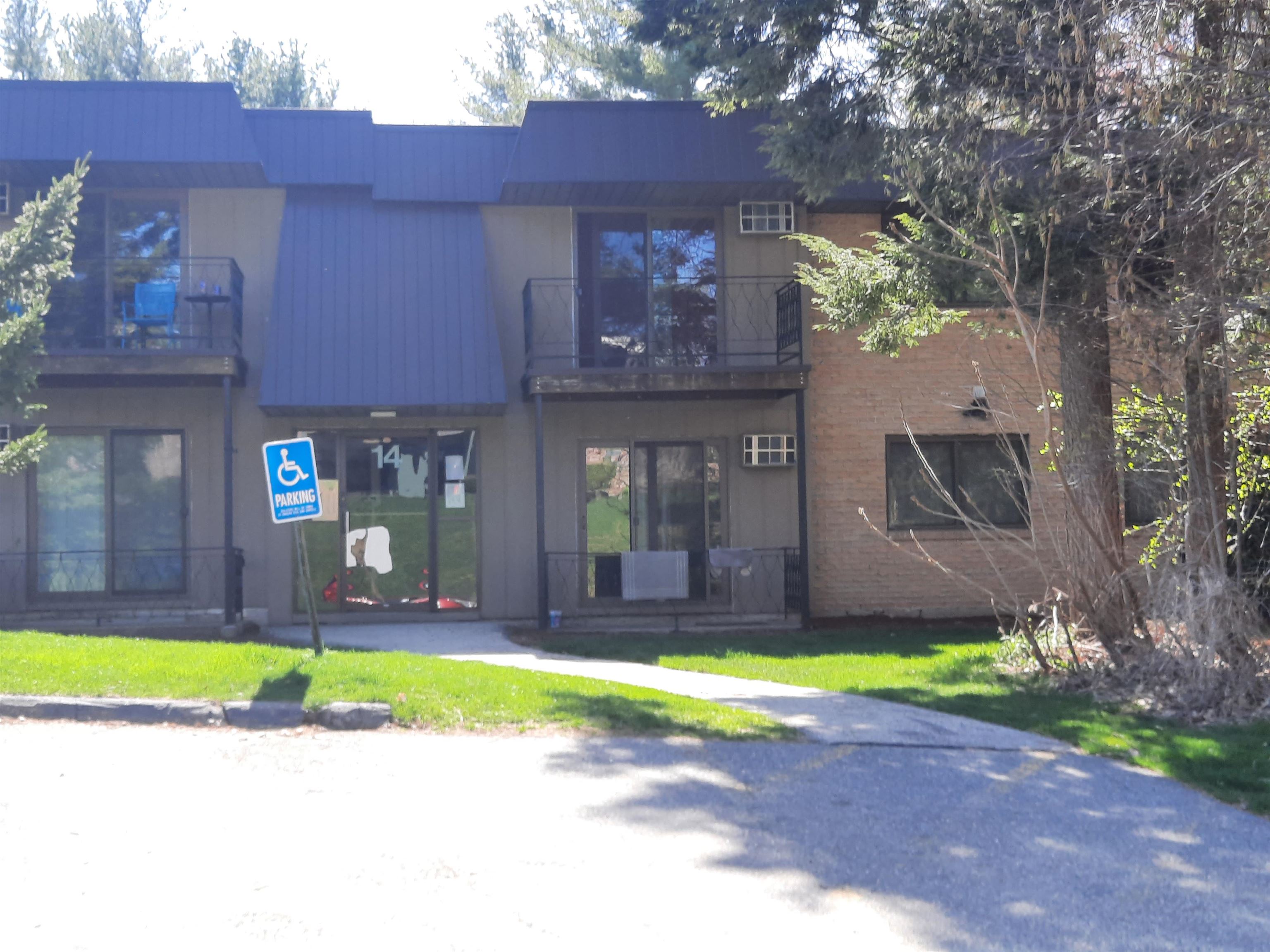 14 Strawberry Bank Road, Unit 7 Nashua, NH 03062 - Photo 1 of 13