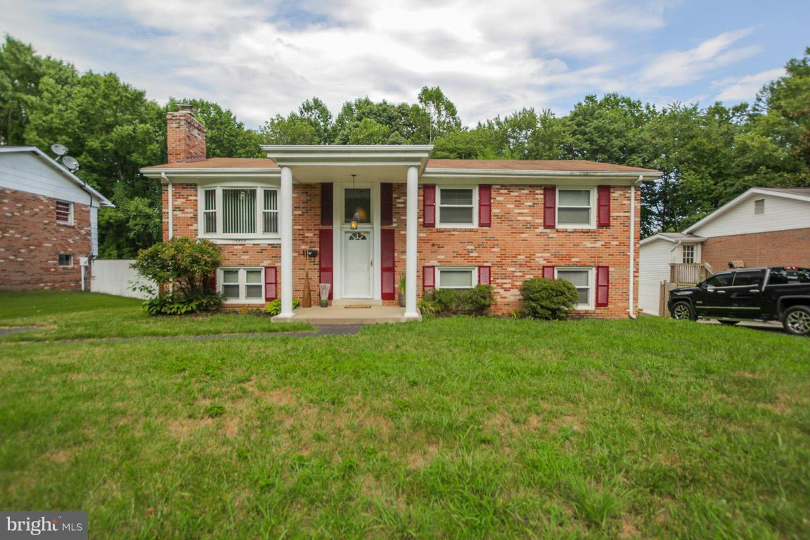 13809 Gilbert Road Woodbridge, VA 22193 - Photo 1 of 30 Exterior (Front)