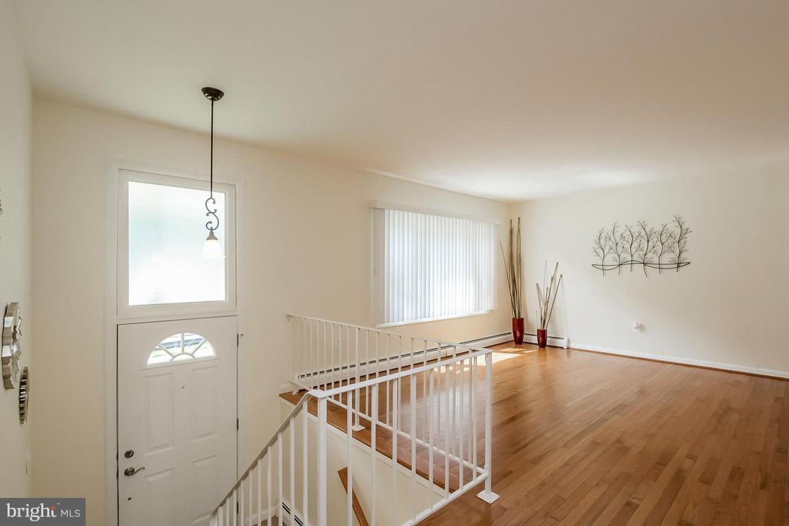13809 Gilbert Road Woodbridge, VA 22193 - Photo 5 of 30 Interior (General)