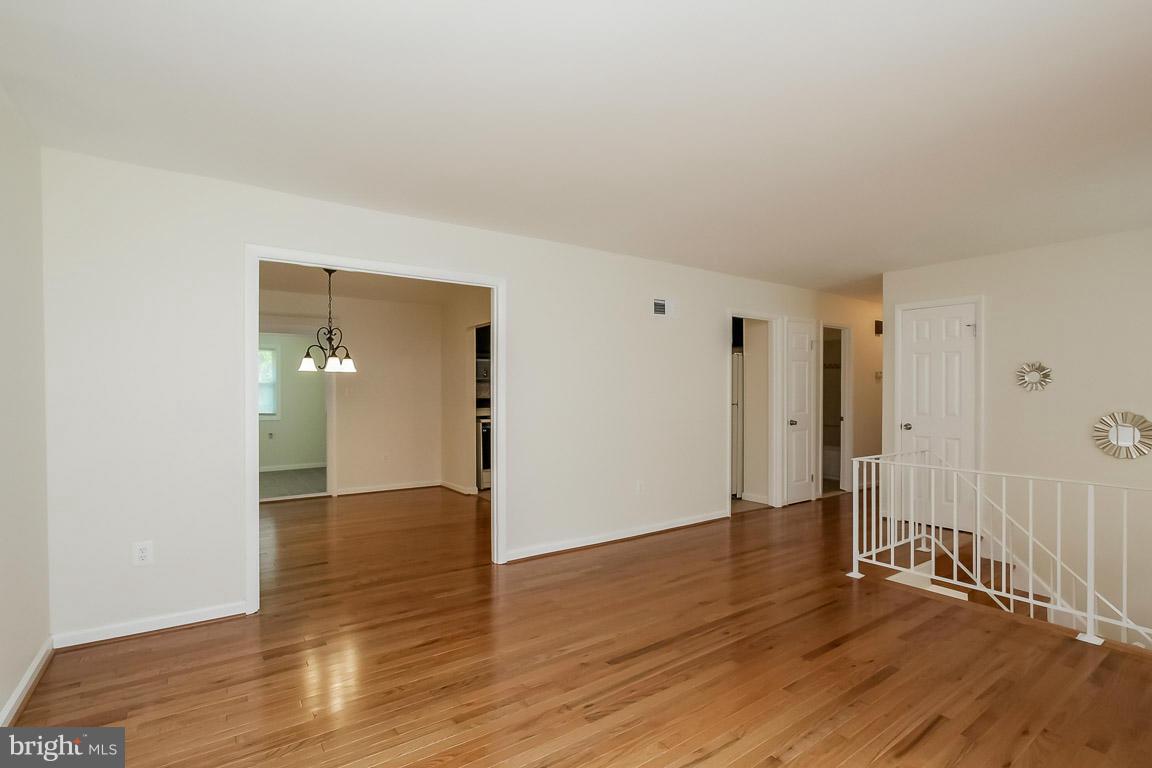 13809 Gilbert Road Woodbridge, VA 22193 - Photo 6 of 30 Interior (General)