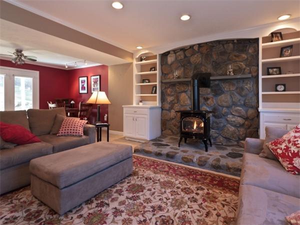 93 Allen Road Billerica, MA 01821 - Photo 11 of 25 a living room with furniture rug and window