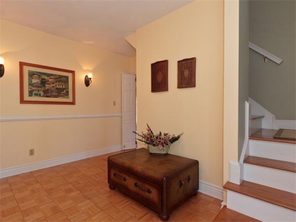 93 Allen Road Billerica, MA 01821 - Photo 9 of 25 a living room with furniture