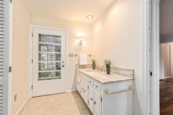 2448 Edington Road Columbus, OH 43221 - Photo 23 of 37