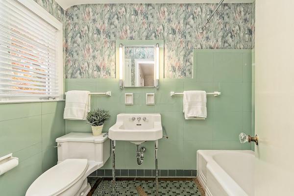 2448 Edington Road Columbus, OH 43221 - Photo 27 of 37