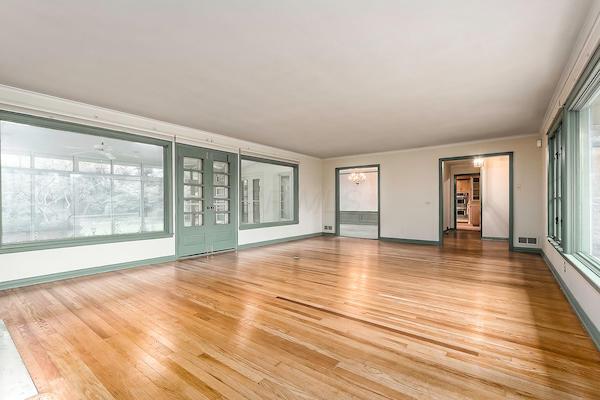 2448 Edington Road Columbus, OH 43221 - Photo 6 of 37