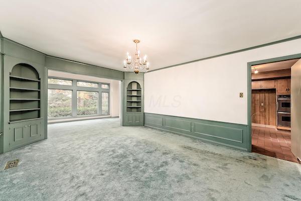 2448 Edington Road Columbus, OH 43221 - Photo 7 of 37