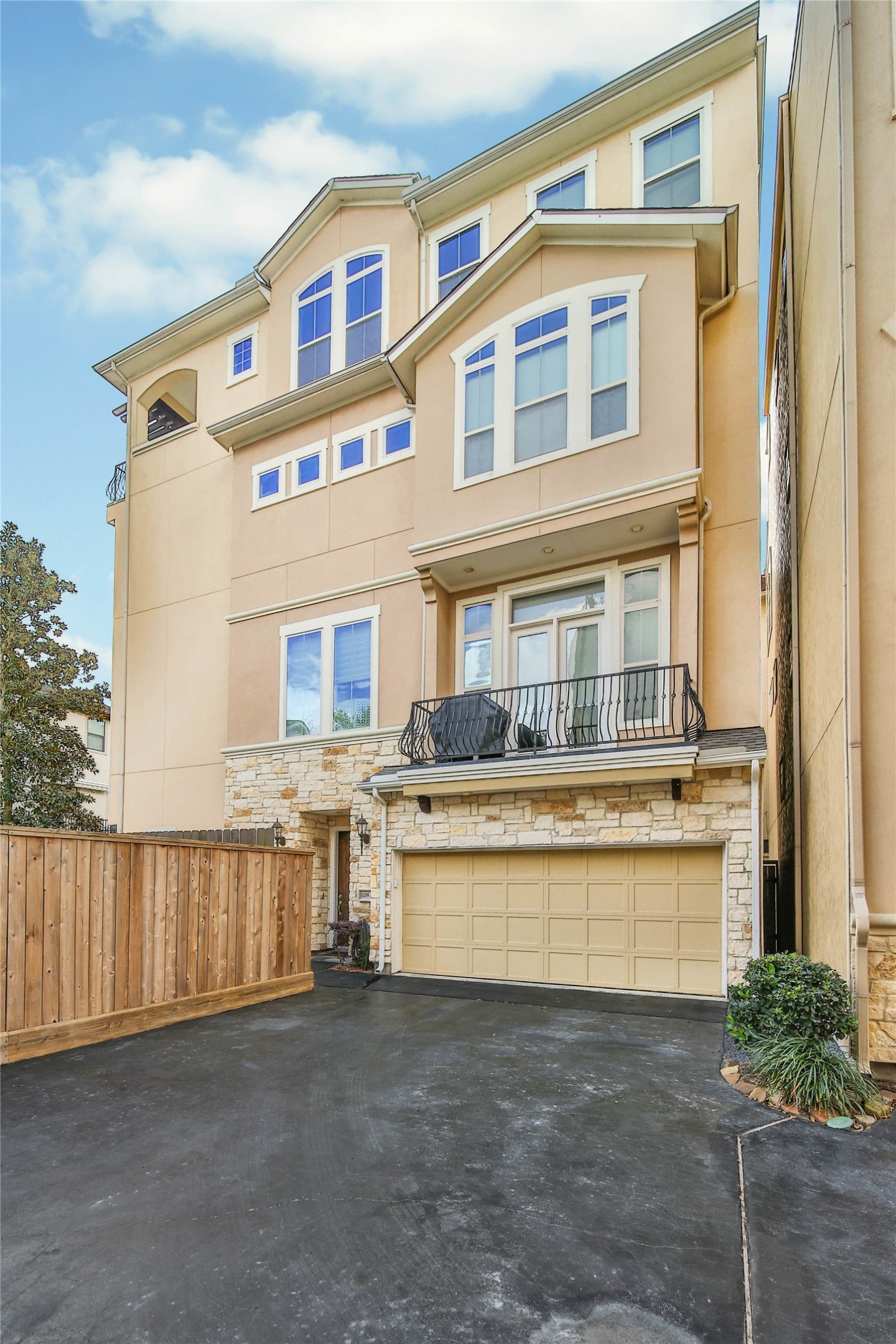 5209 Gibson Street, Unit A Houston, TX 77007 - Photo 2 of 45