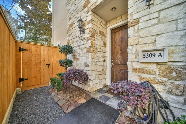 $650,000 | 5209 Gibson Street, Unit A, Houston, TX 77007