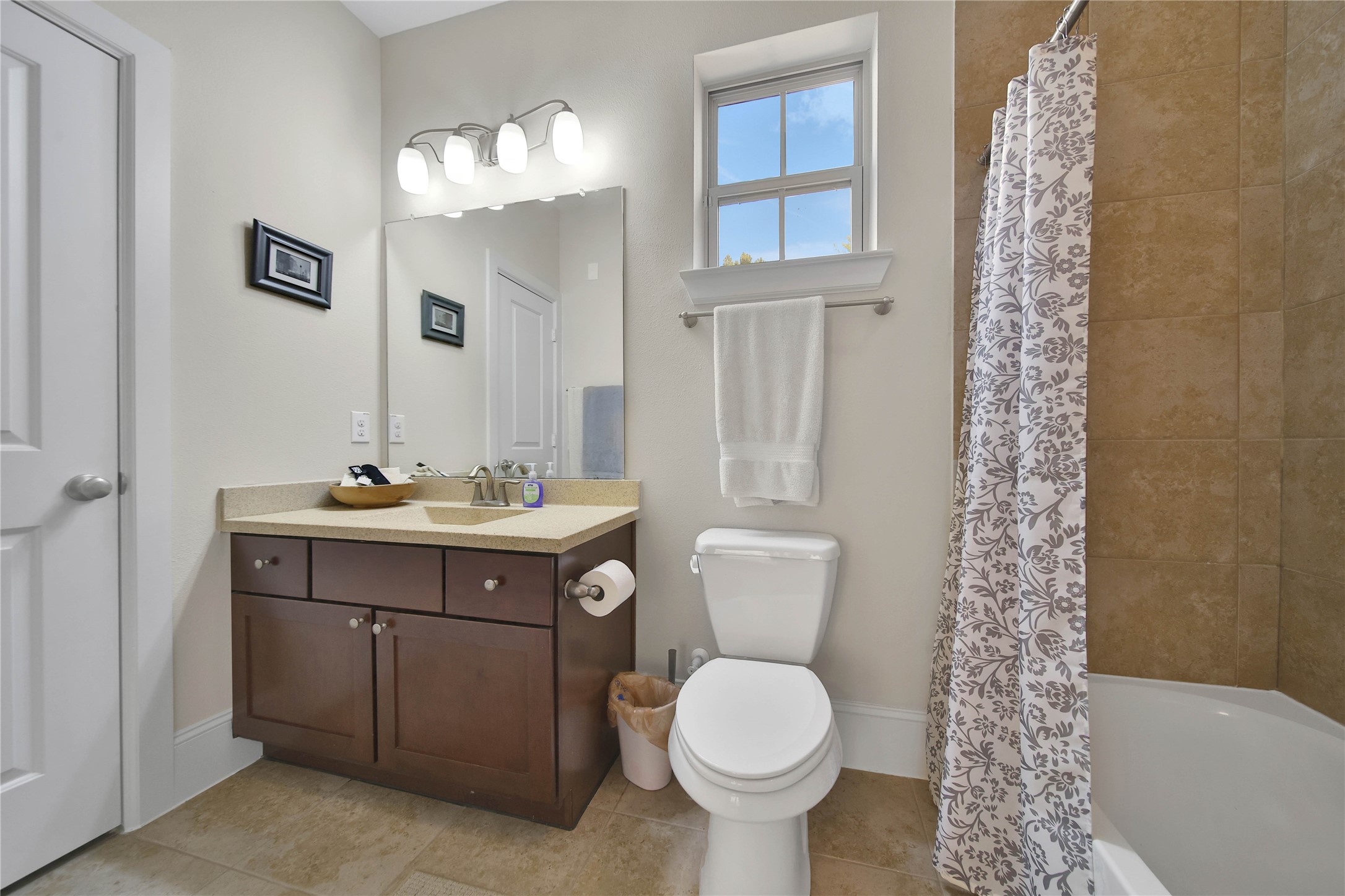 5209 Gibson Street, Unit A Houston, TX 77007 - Photo 8 of 45