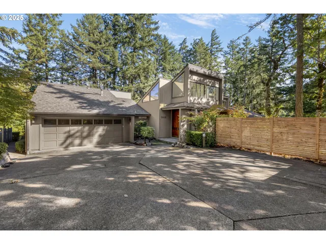 $885,000 | 3905 Spring Boulevard, Eugene, OR 97405