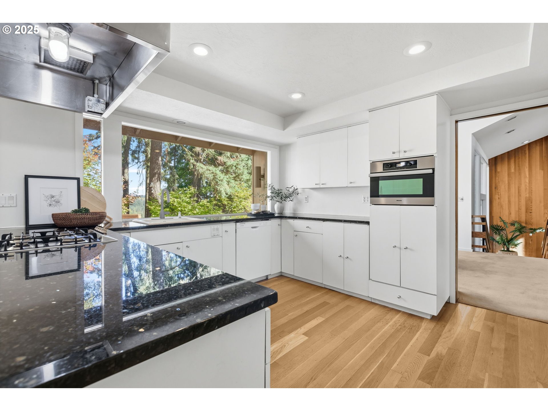 3905 Spring Boulevard Eugene, OR 97405 - Photo 16 of 48