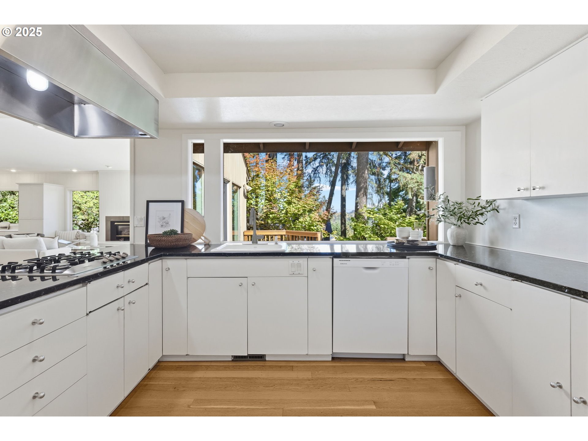 3905 Spring Boulevard Eugene, OR 97405 - Photo 17 of 48