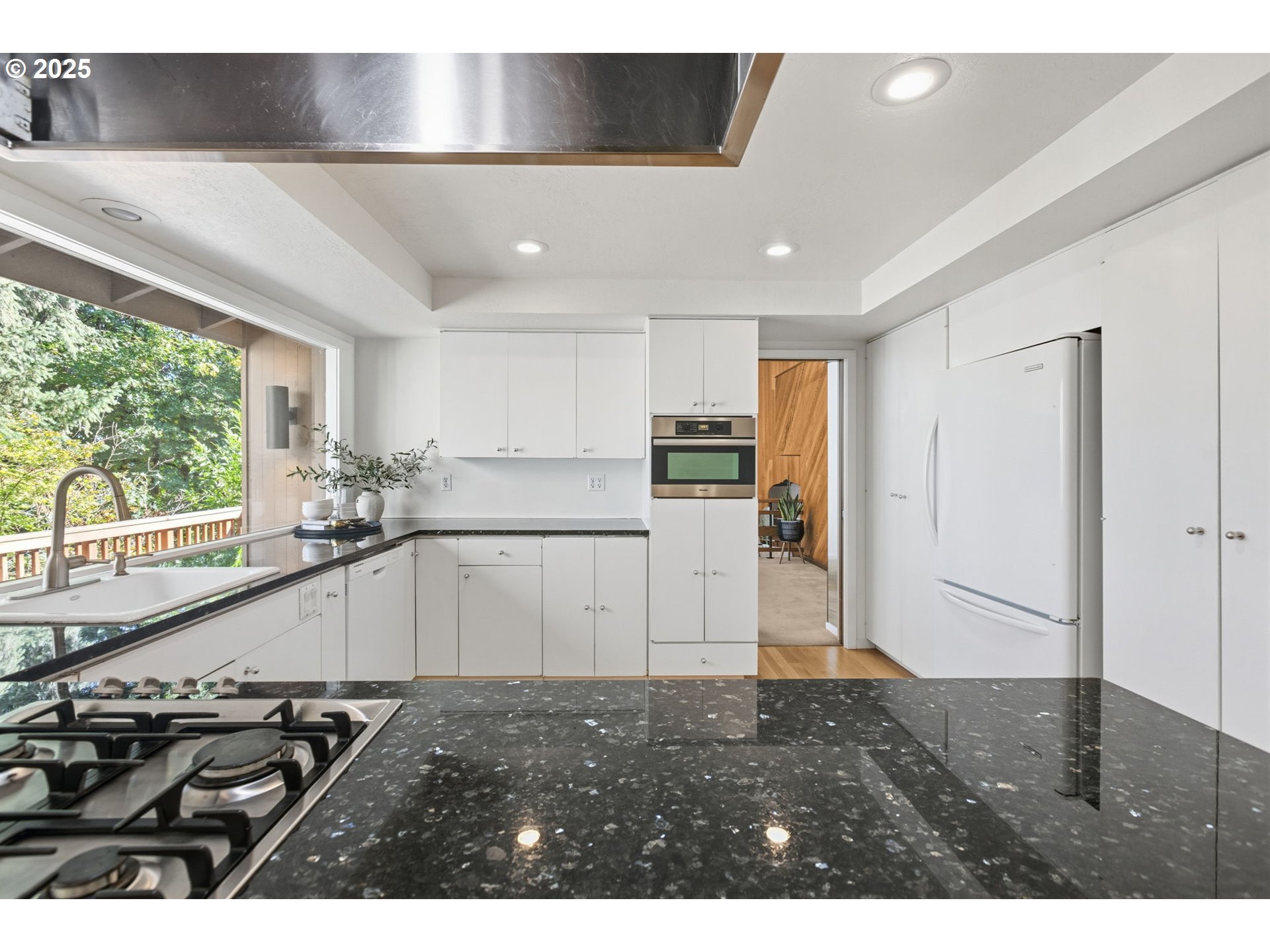 3905 Spring Boulevard Eugene, OR 97405 - Photo 18 of 48