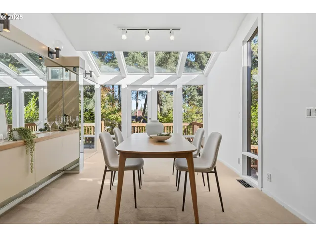 $885,000 | 3905 Spring Boulevard, Eugene, OR 97405