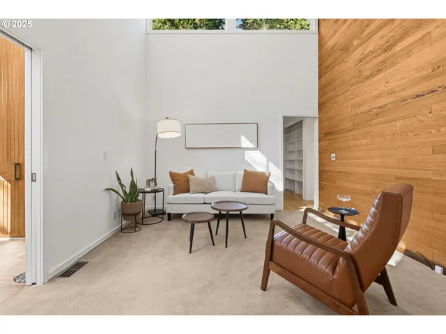 $885,000 | 3905 Spring Boulevard, Eugene, OR 97405