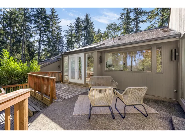 $885,000 | 3905 Spring Boulevard, Eugene, OR 97405