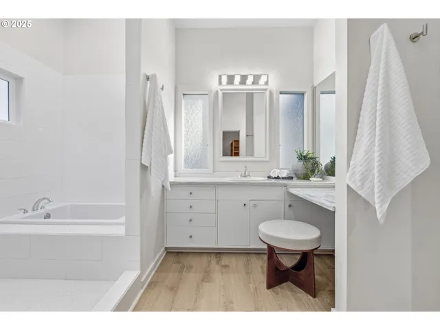 $885,000 | 3905 Spring Boulevard, Eugene, OR 97405