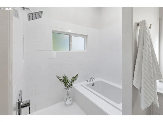 $885,000 | 3905 Spring Boulevard, Eugene, OR 97405