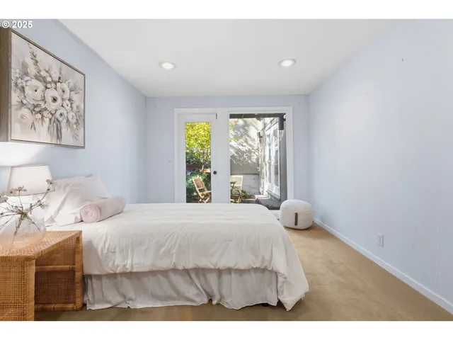 $885,000 | 3905 Spring Boulevard, Eugene, OR 97405