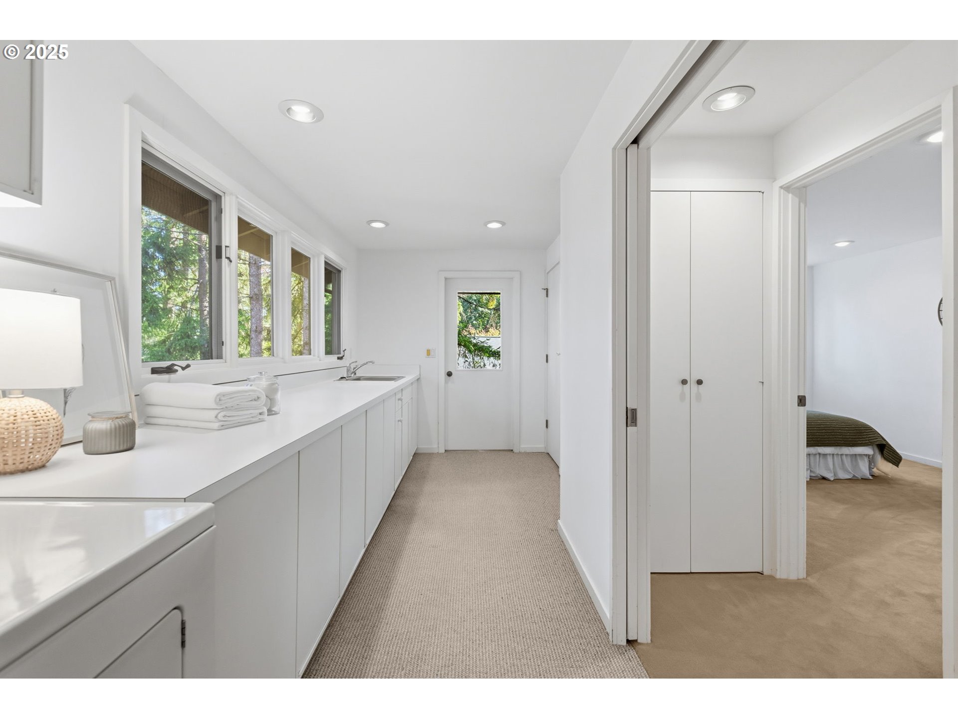 3905 Spring Boulevard Eugene, OR 97405 - Photo 45 of 48