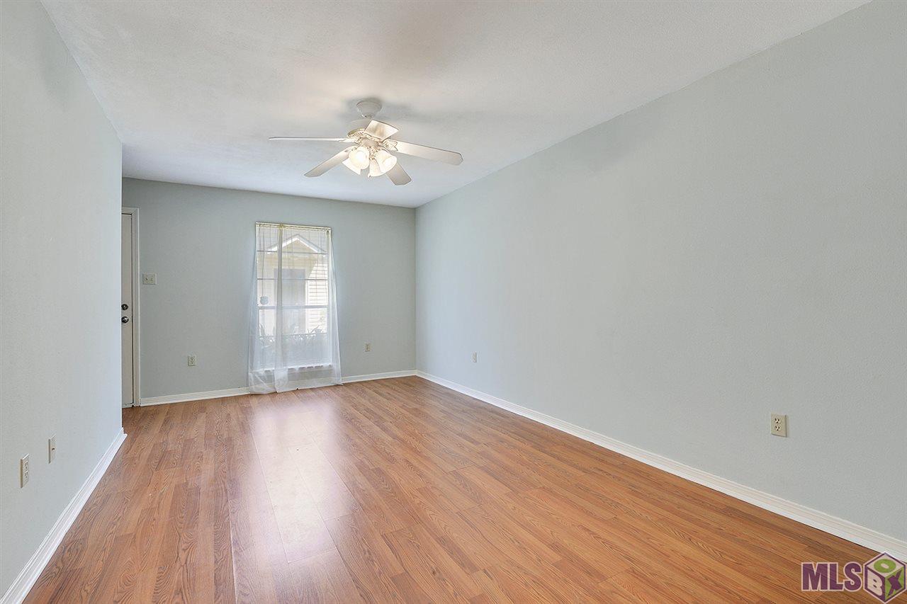 1730 Brightside Drive, Unit B Baton Rouge, LA 70820 - Photo 7 of 12 Living Room