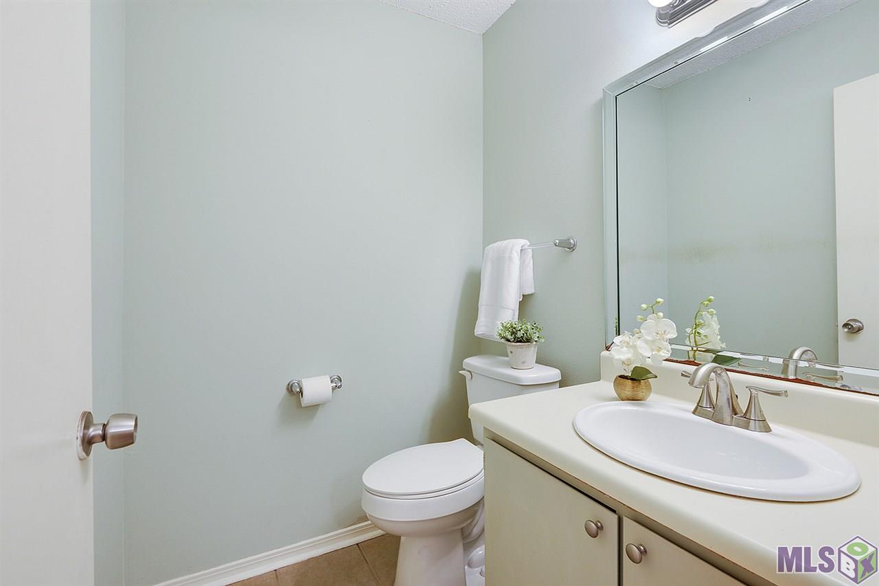 1730 Brightside Drive, Unit B Baton Rouge, LA 70820 - Photo 8 of 12 Powder Room Downstairs