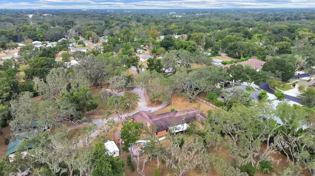 $649,900 | 4111 Robinson Road, Valrico, FL 33594