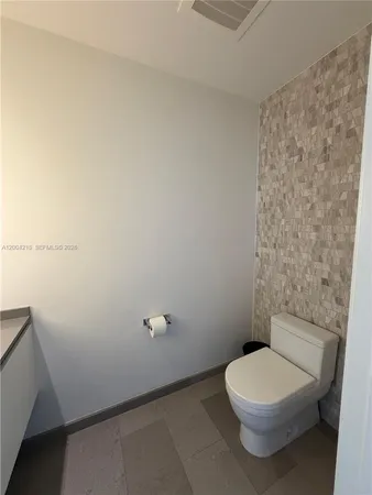 $4,300 | 68 Southeast 6th Street, Unit 2506, Miami, FL 33131