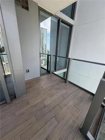 $4,300 | 68 Southeast 6th Street, Unit 2506, Miami, FL 33131