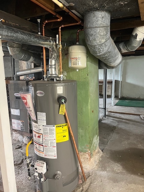 312 North 5th Avenue Kankakee, IL 60901 - Photo 20 of 22 a view of a storage & utility room