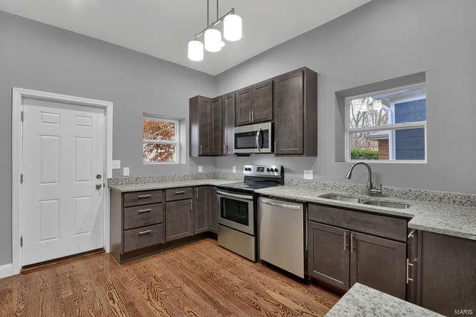 4624 Rosa Avenue St. Louis, MO 63116 - Photo 7 of 15 Gallery Image 7