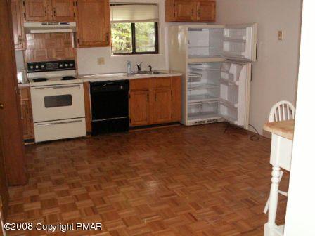 265 Decker Road Bushkill, PA 18324 - Photo 4 of 9 Kitchen