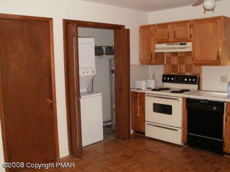 265 Decker Road Bushkill, PA 18324 - Photo 5 of 9 Kitchen