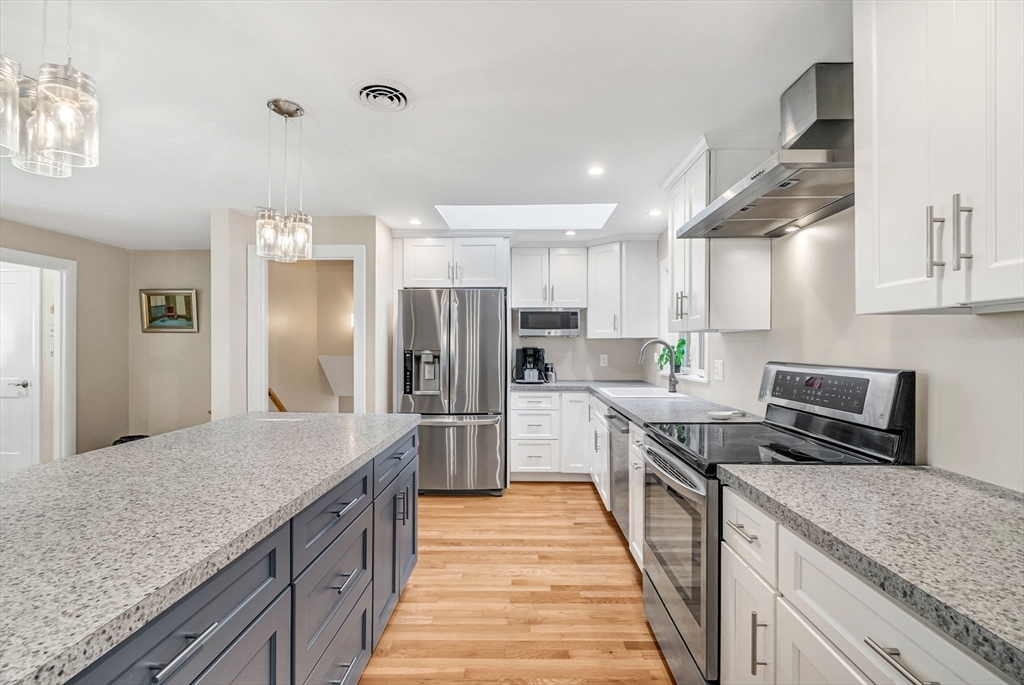89 Rolling Lane Needham, MA 02492 - Photo 9 of 33