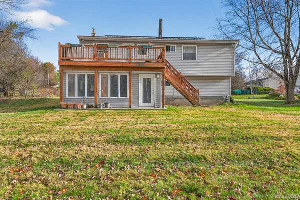 a front view of house with yard