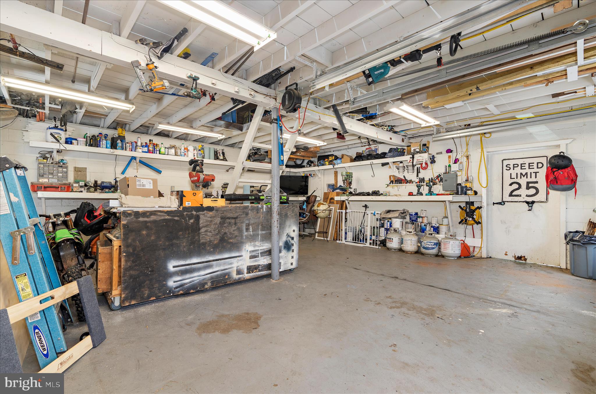 16 Virginia Avenue Edgewater, MD 21037 - Photo 32 of 54 Plenty of workshop space here!