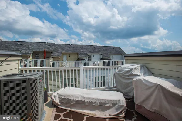 $4,800 | 412 North Thomas Street, Arlington, VA 22203