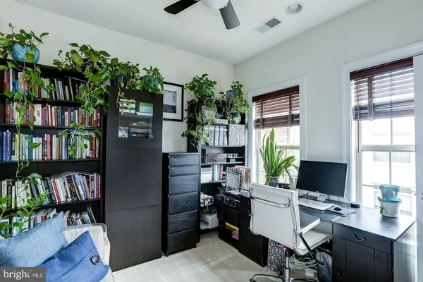 $4,800 | 412 North Thomas Street, Arlington, VA 22203